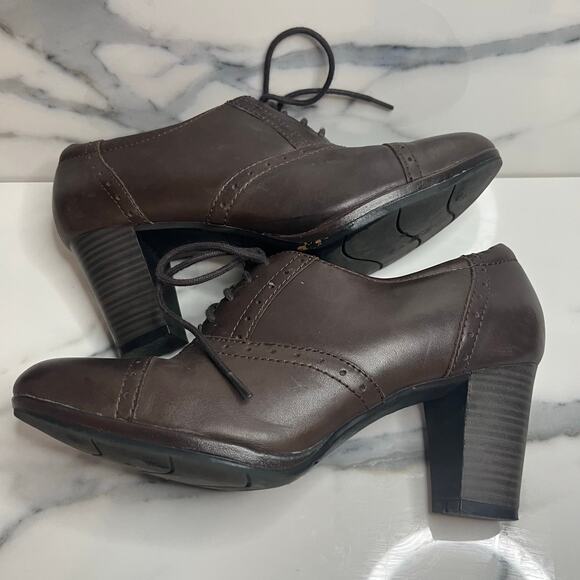 Clarks Women's Brown Leather Academia Witchcore Oxford Lace Up Booties Sz 8 - Picture 5 of 7